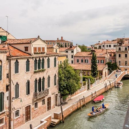 Carmini Canal View And Balcony With Lift Venesia Bagian luar foto