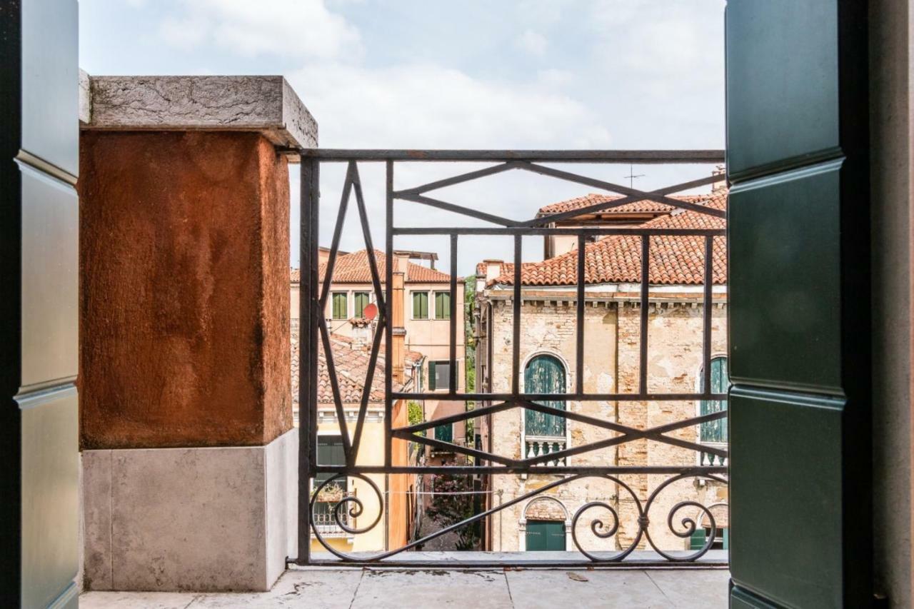 Carmini Canal View And Balcony With Lift Venesia Bagian luar foto