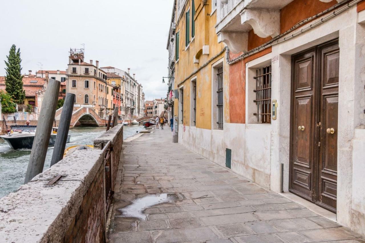 Carmini Canal View And Balcony With Lift Venesia Bagian luar foto