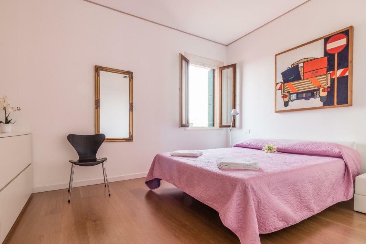 Carmini Canal View And Balcony With Lift Venesia Bagian luar foto