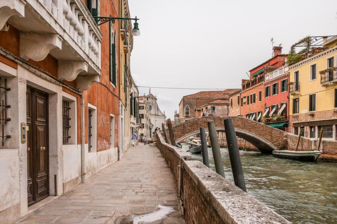 Carmini Canal View And Balcony With Lift Venesia Bagian luar foto