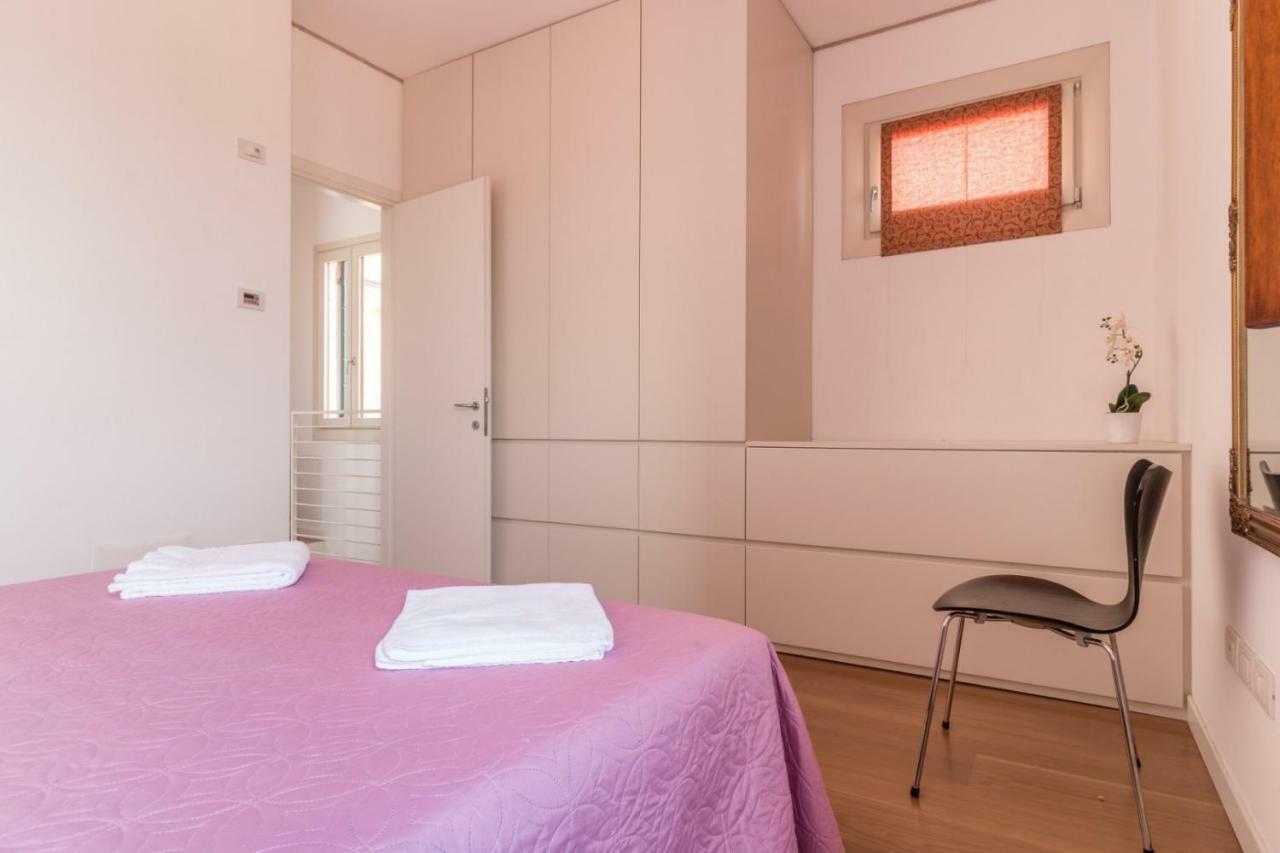 Carmini Canal View And Balcony With Lift Venesia Bagian luar foto