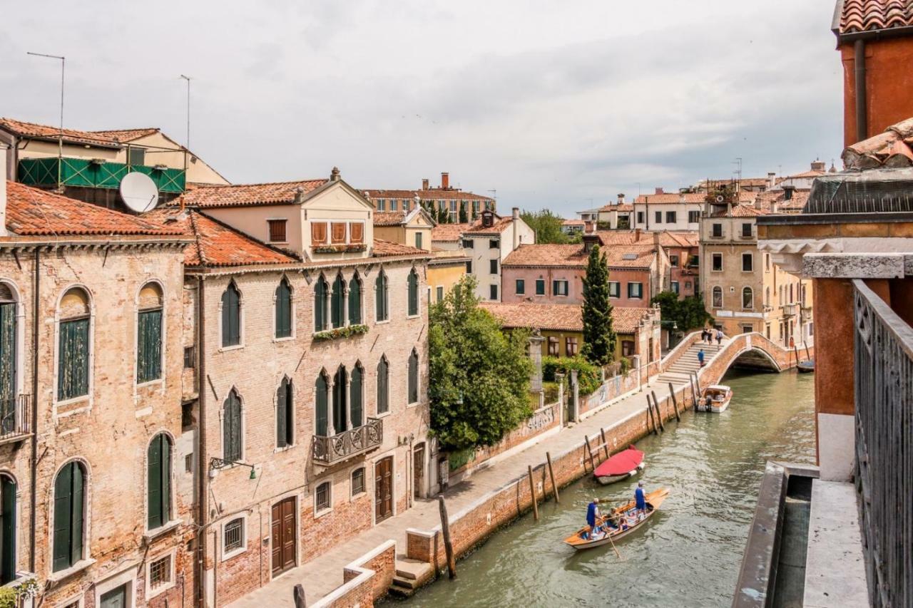Carmini Canal View And Balcony With Lift Venesia Bagian luar foto