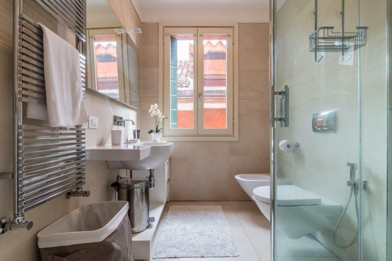 Carmini Canal View And Balcony With Lift Venesia Bagian luar foto